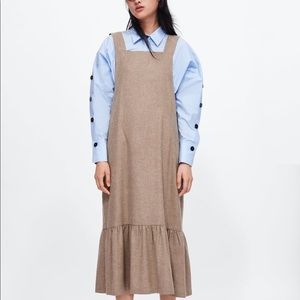 pinafore dress